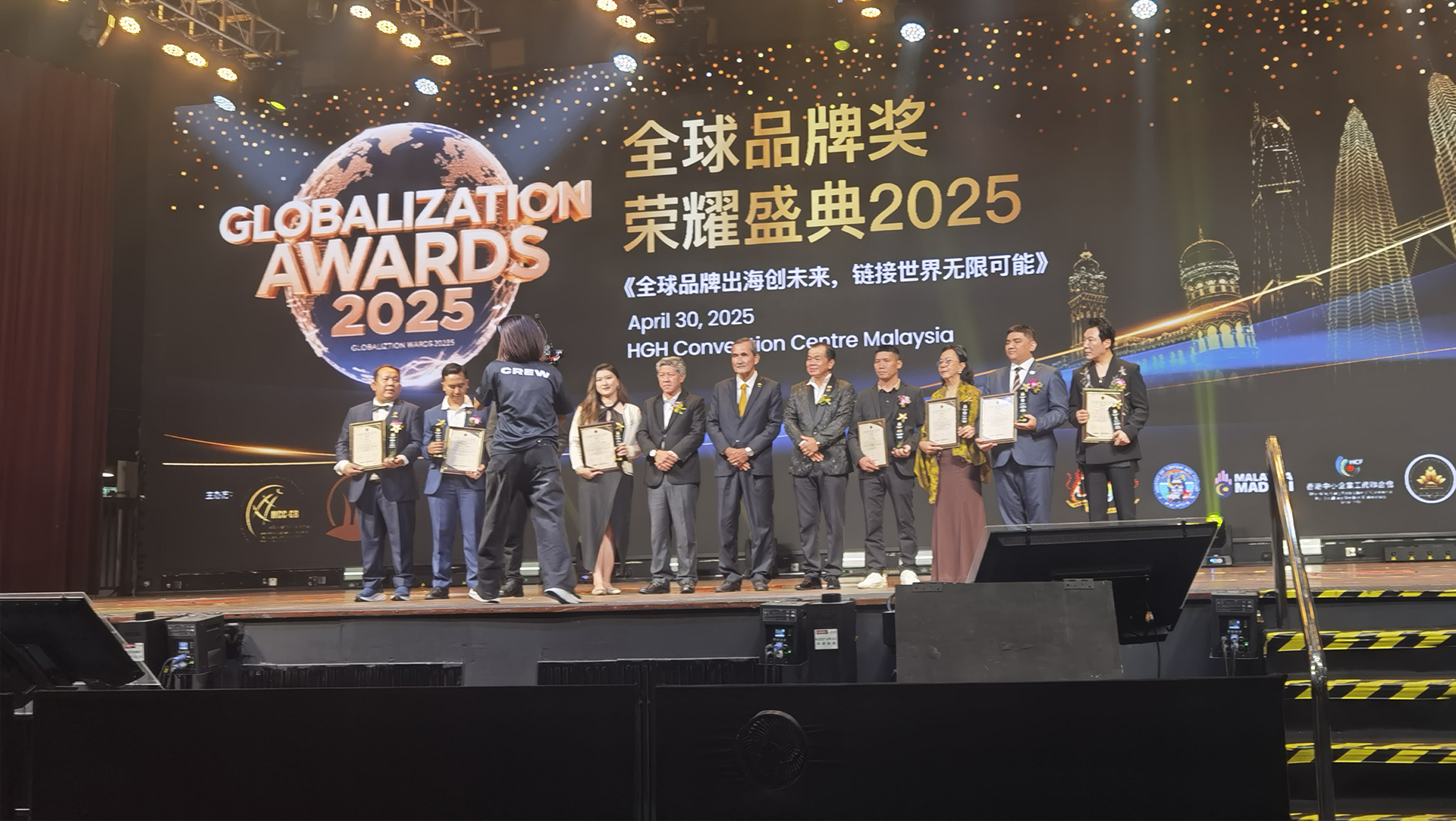 pg电子官方网站家居荣获2025国际健康睡眠科技金奖 科技睡眠方案闪耀马来西亚荣耀盛典